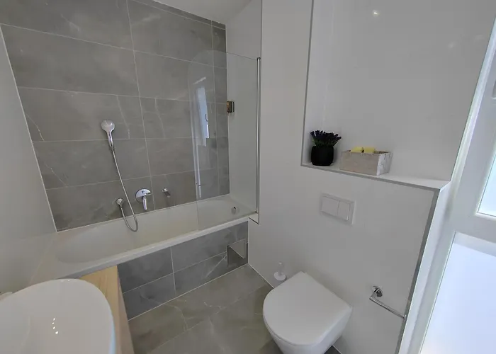 Vila Sheley With Private Heated Pool-split *