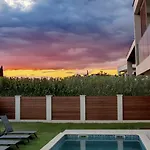 Villa Sheley With Private Heated Pool-split *