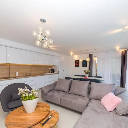 Luxury Sheley With Private Heated Pool-split Villa