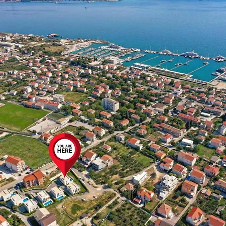 Villa Sheley With Private Heated Pool-split