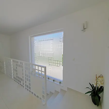 Luxury Sheley With Private Heated Pool-split *