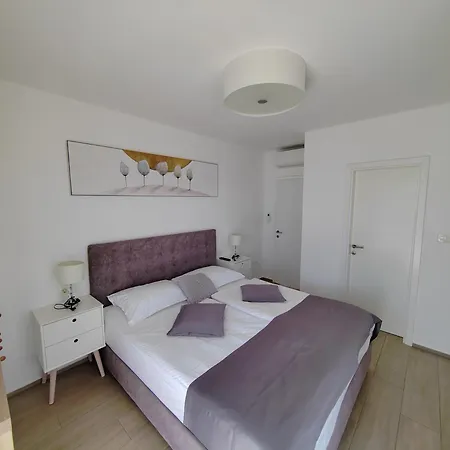 Luxury Sheley With Private Heated Pool-split * Kastela