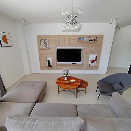 Luxury Sheley With Private Heated Pool-split Villa Kastela