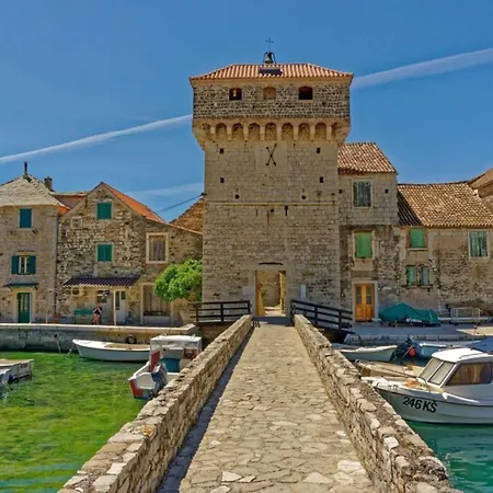 Sheley With Private Heated Pool-split Villa