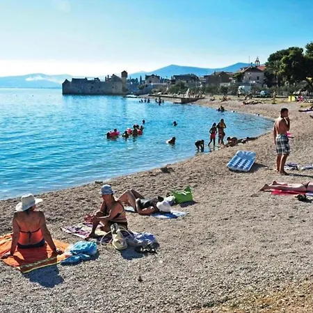 Luxury Sheley With Private Heated Pool-split Kaštela