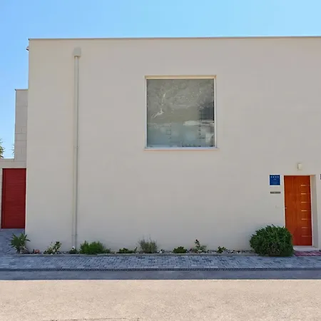 Villa Sheley With Private Heated Pool-split