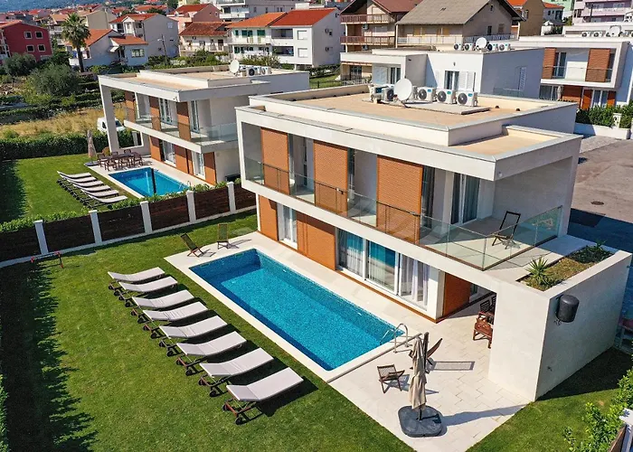 Sheley With Private Heated Pool-split Villa