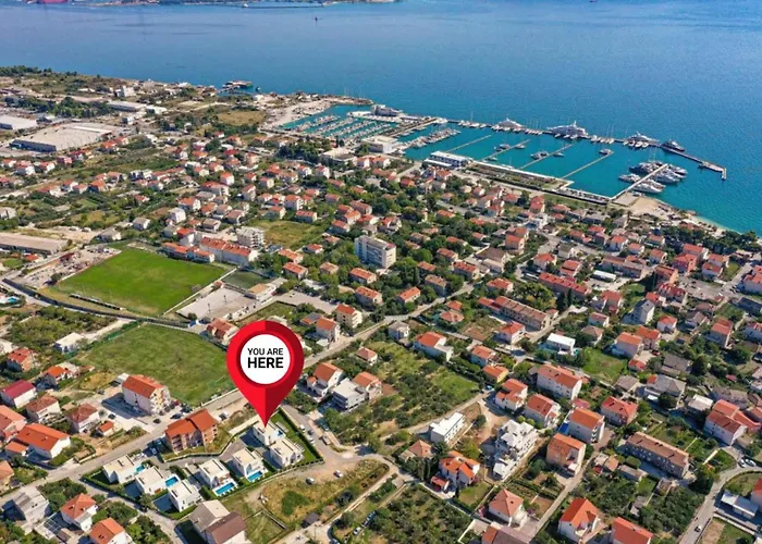Villa Sheley With Private Heated Pool-split